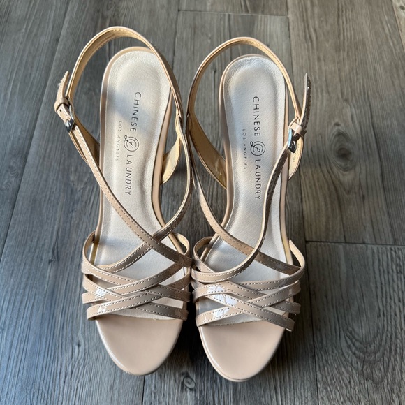 Chinese Laundry Teaser 2 Platform Sandal in Patent Nude - Picture 3 of 8